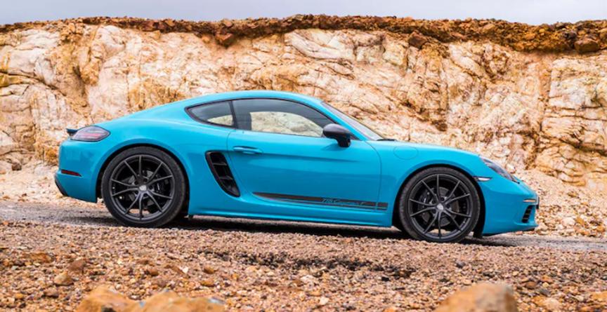 保时捷718 Cayman T可以在4.9秒内达到60 mph的时速