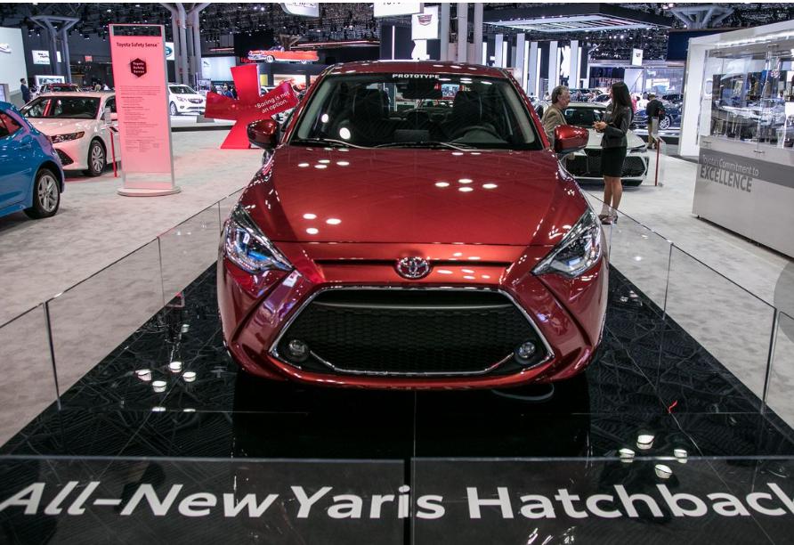 2020 丰田 Yaris Hatch的内饰非常小巧