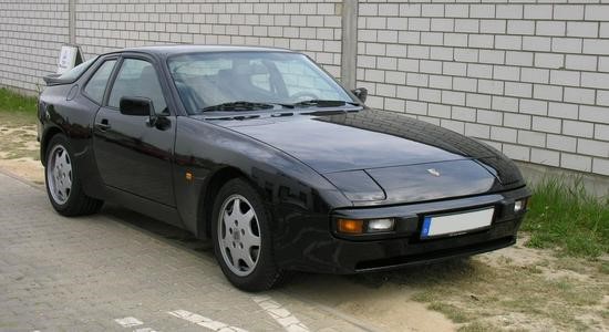 现代化的Porsche 944外观时尚橡胶鸭尾扰流板脱颖而出