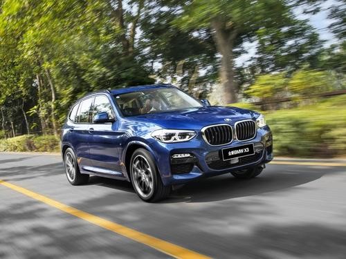 插电式混合动力2020 BMW  X3 xDrive30e融合了效率与性能