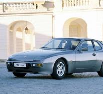 现代化的Porsche 944外观时尚橡胶鸭尾扰流板脱颖而出