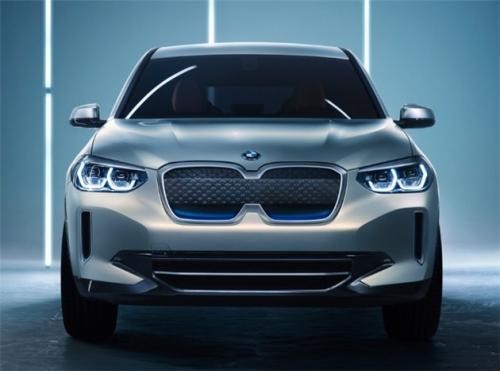 BMW iX3在新的间谍照片中展示了所有角度