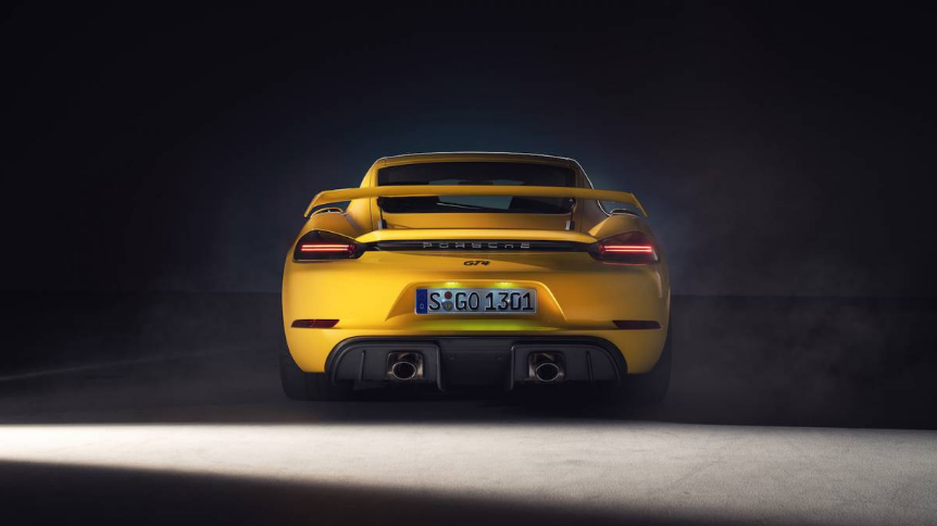 保时捷718 Cayman GT4最高时速为188mph而Spyder仅低1mph  