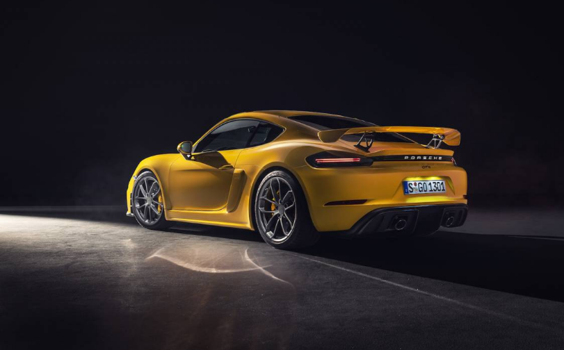 保时捷718 Cayman GT4最高时速为188mph而Spyder仅低1mph  