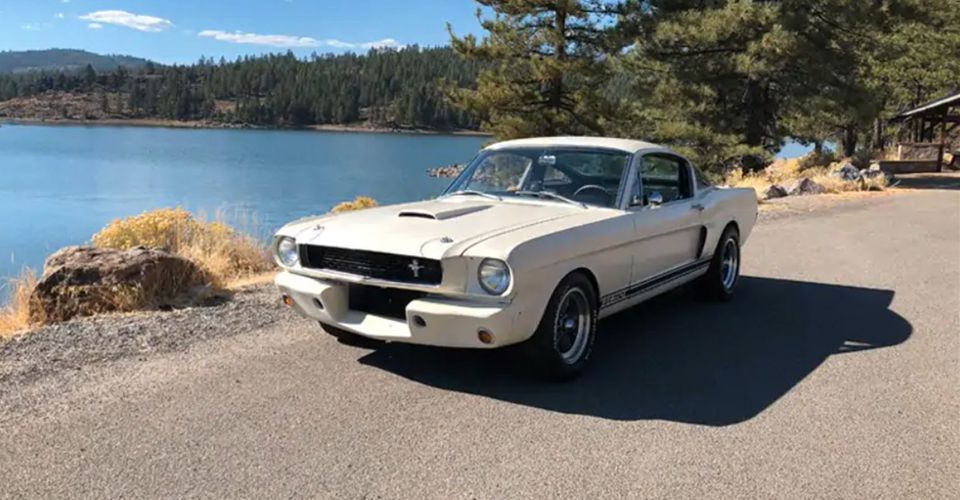 福特迷打造自己的1965年谢尔比野马GT350复制品