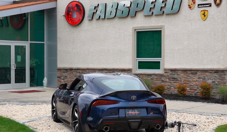 2020年丰田Supra获得Fabspeed Sport Cat和ECU Tune