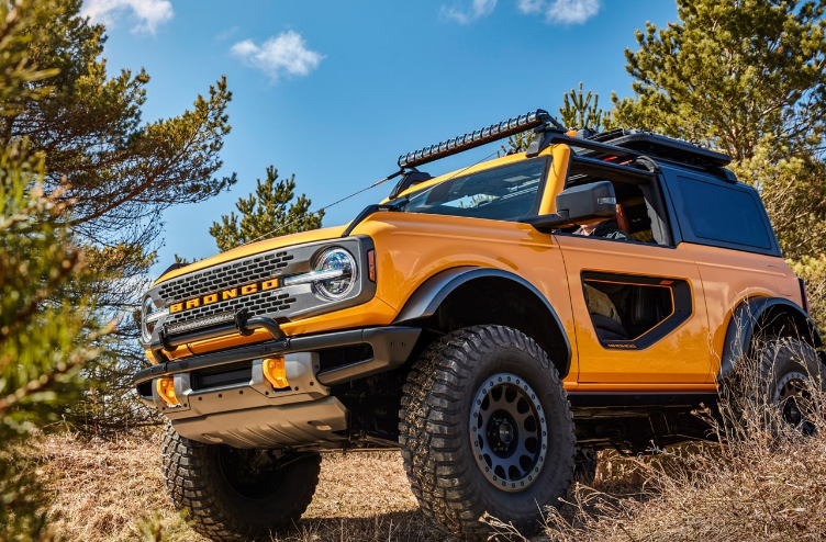 2021福特 Bronco Rocks手动变速器，37英寸BFG轮胎