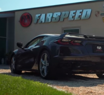 带有弯头排气管的Fabspeed C8 Corvette