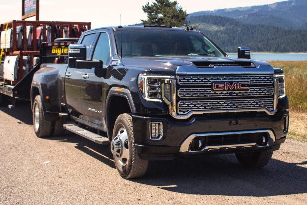 雪佛兰Silverado HD，GMC Sierra HD在加利福尼亚州没有屋顶标志灯