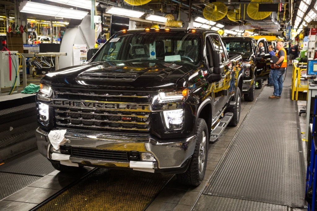 雪佛兰Silverado HD，GMC Sierra HD在加利福尼亚州没有屋顶标志灯