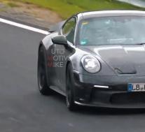 聆听2021年保时捷911 GT3 Touring的自然吸气拳击手发动机-那是PDK变速箱吗？