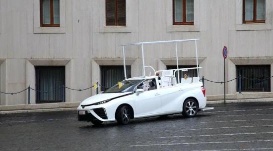 氢动力丰田Popemobile是梵蒂冈汽车系列的最新产品