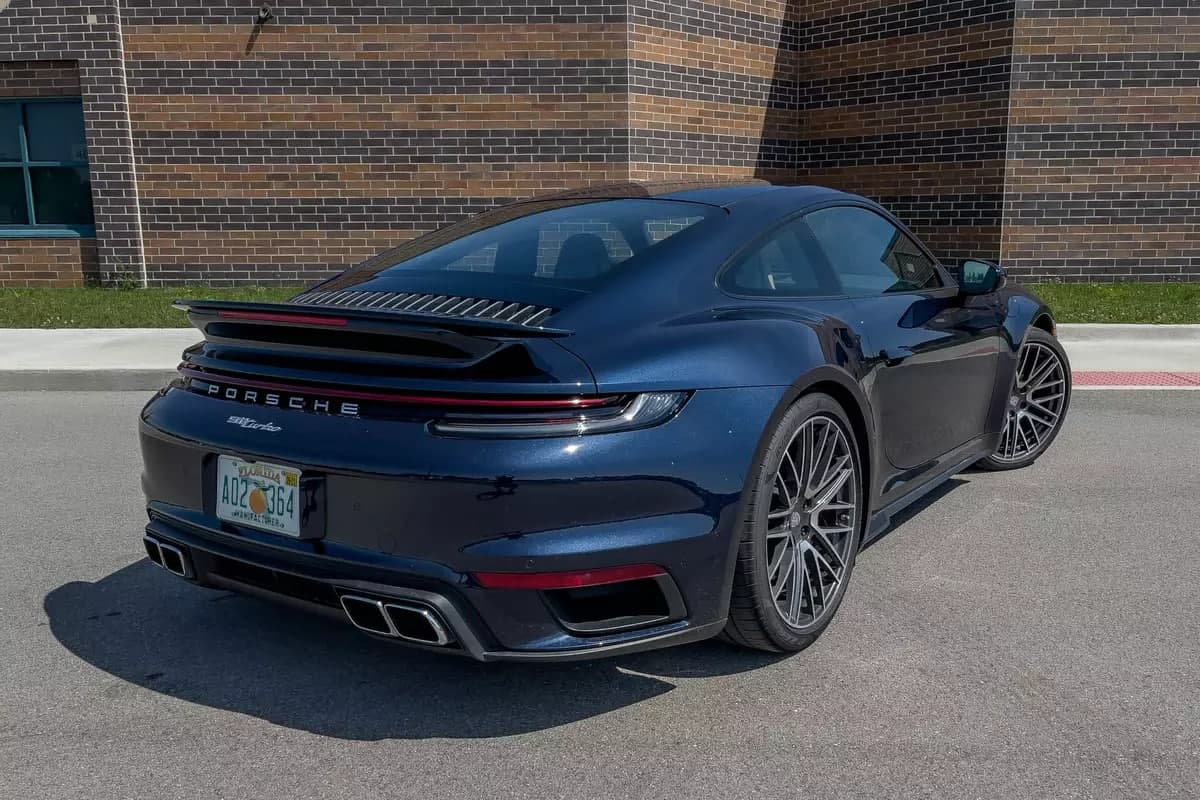 2021 保时捷 911 Turbo 评测：如何成功地保持传统